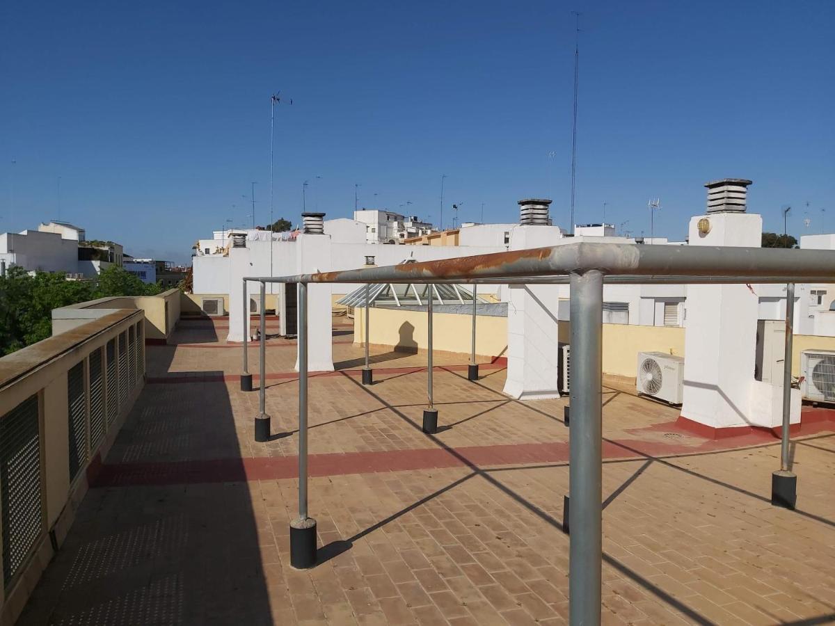 Misterhost San Bernardo Jardines De Murillo Sevilla Kültér fotó